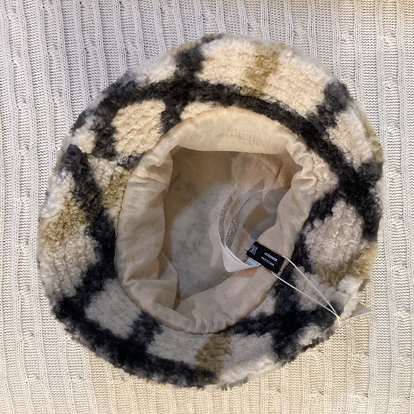 NWT Zara Women’s Sherpa Bucket Hat ~ 56 cm ~ Plaid - Picture 5 of 7
